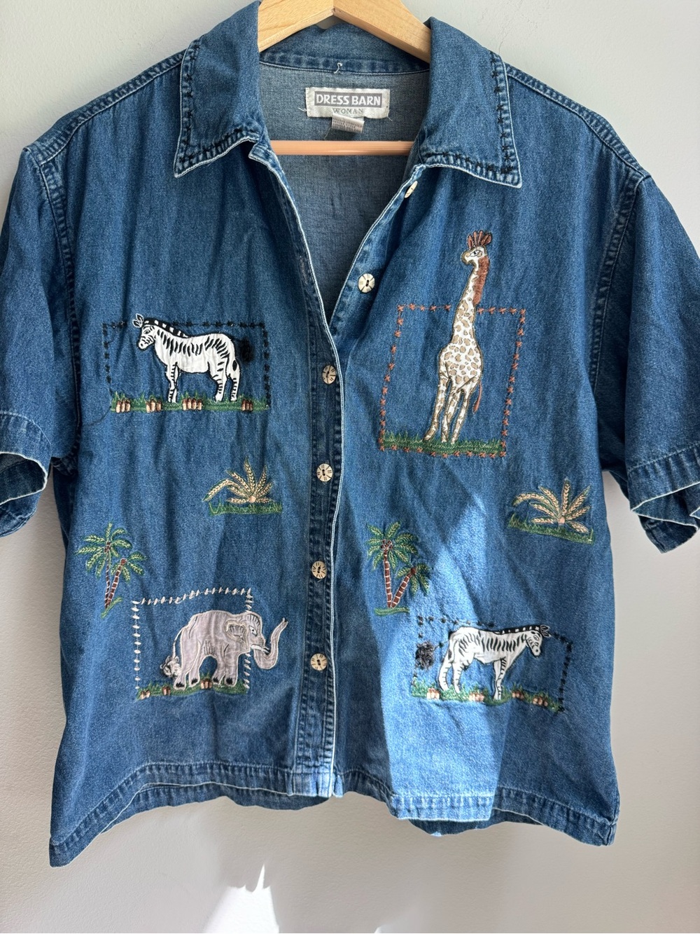 Dress Barn Womens Denim Animal Embroidered Short-Sleeve Shirt size 1x Vintage